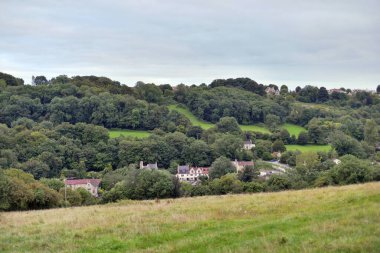 Güzel bir kasaba yüksek bir yerden görüldü - yani Wiltshire İngiltere 'nin Avon kentindeki tarihi Bradford kasabası