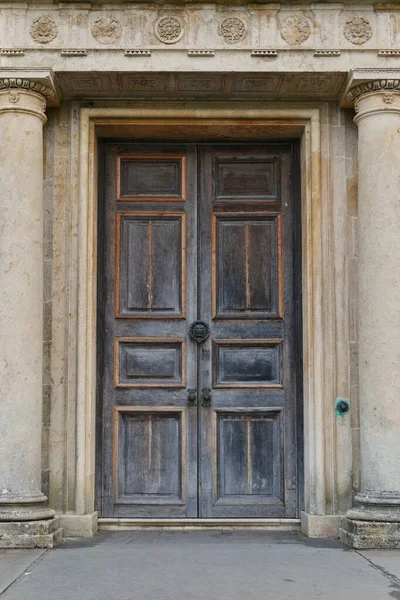 Μπροστά Πόρτες Ενός Όμορφου Σπιτιού Της Γεωργιανής Εποχής — Φωτογραφία Αρχείου