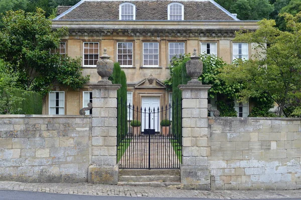 Parede Exterior Entrada Gated Uma Bela Casa Mansão Inglesa Era — Fotografia de Stock