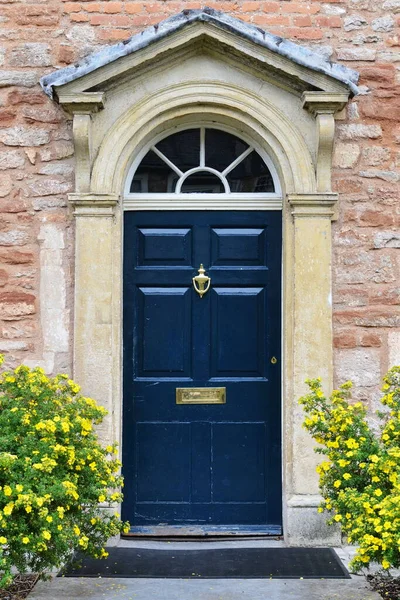 Porta Frente Bonita Uma Casa Velha — Fotografia de Stock