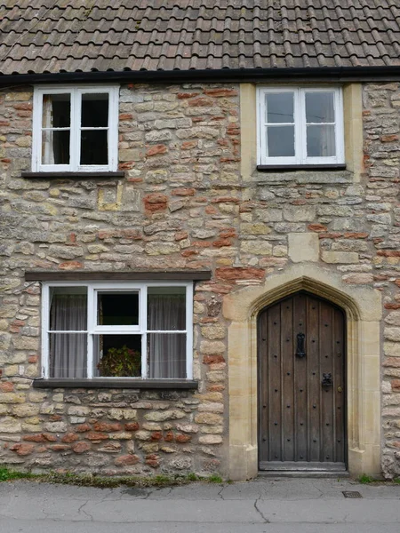 Extérieur Jardin Une Vieille Maison Traditionnelle Pierre Dans Une Rue — Photo