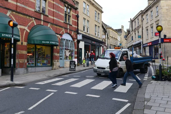 Wells Augustus 2014 Mensen Verkeer Passeren Een Straat Het Centrum — Stockfoto