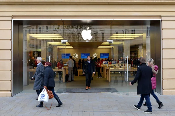 Bath Velká Británie Prosince 2014 Nakupující Navštíví Obchod Apple Ulici — Stock fotografie