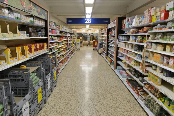 Londres Reino Unido Julho 2014 Prateleiras Com Mercadorias Corredor Supermercado — Fotografia de Stock