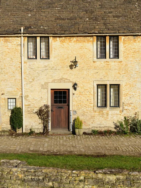 Живописный Вид Старинный Дом Улице Традиционной Английской Деревне Именно Замок — стоковое фото