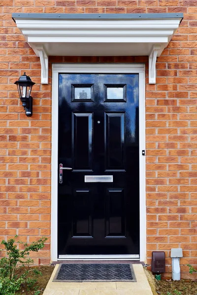 Парадная Дверь Лондонского Таунхауса Red Brick — стоковое фото