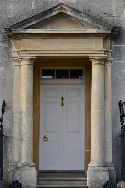 Přední Dveře Krásného Starého Domu Ulici Anglickém Městě — Stock fotografie