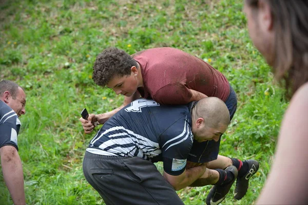 Concurrenten Nemen Deel Aan Traditionele Kaas Rollen Races Cooper Hill — Stockfoto