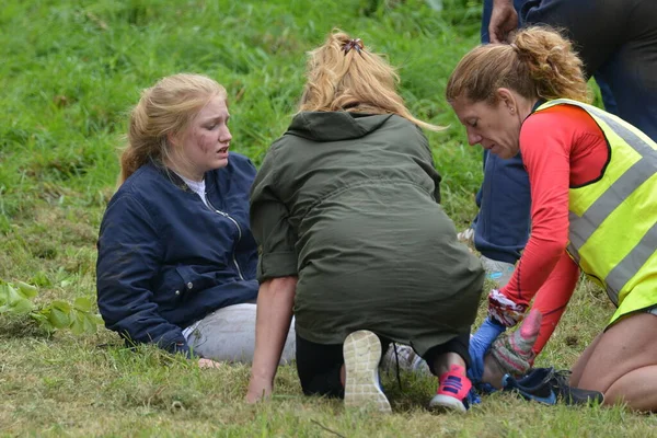 Die Teilnehmer Nehmen Mai 2015 Brockworth Großbritannien Den Traditionellen Käserennen — Stockfoto