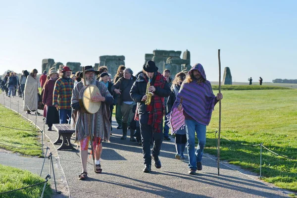 Stonehenge Ngiltere Aralık 2018 Haberciler Kış Gündönümünü Kutlamak Için Stonehenge — Stok fotoğraf