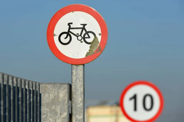 View Generic Cycling Sign Pedestrian Footpath Blue Sky — Stock Photo, Image