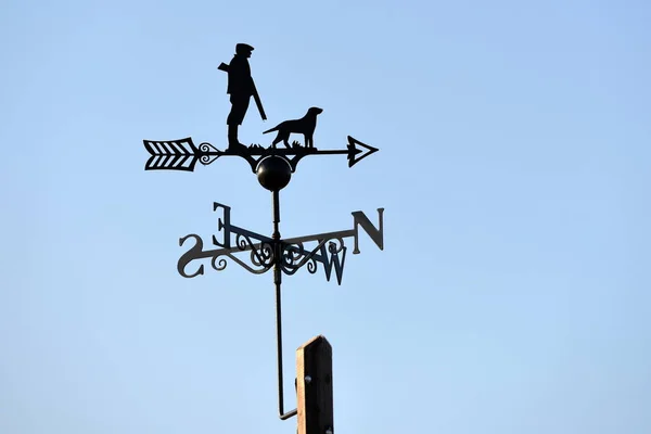 View Old Weather Vane Depicting Huntsman Dog Silhouetted Clear Blue — Stock Photo, Image