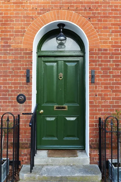 Vista Una Puerta Principal Porche Una Hermosa Casa Del Casco — Foto de Stock