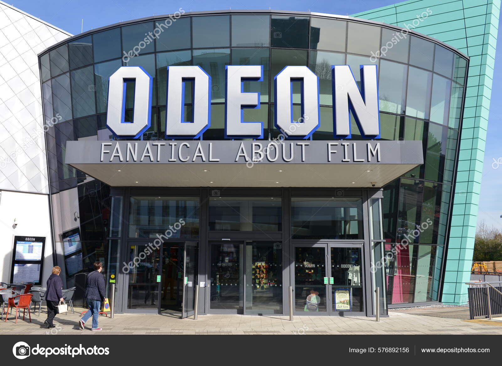 People Visit Odeon Cinema Town Centre April 2016 Trowbridge Odeon Stock Editorial Photo