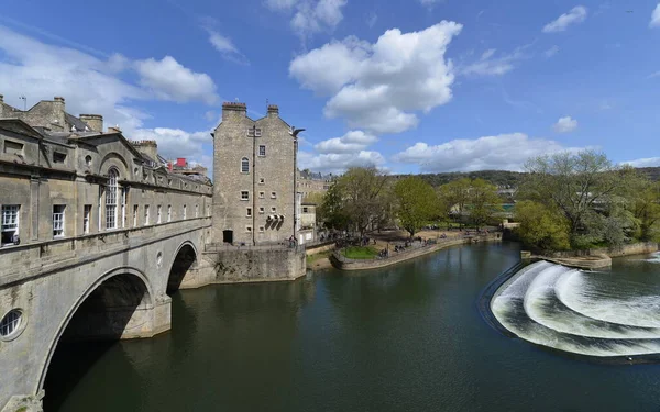 Vista Del Puente Pulteney Sobre Río Avon Bath England Diseñado —  Fotos de Stock