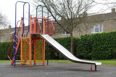 Parktaki çocuk parkı