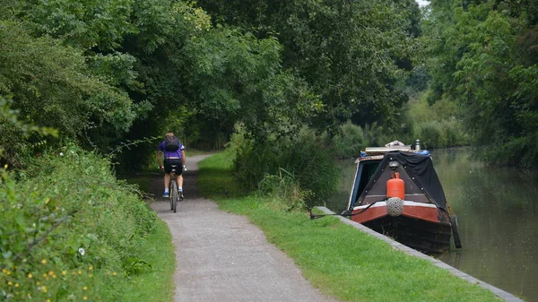 Scenic View Narrowboats Kennet Avon Canal Wiltshire England — Stockfoto