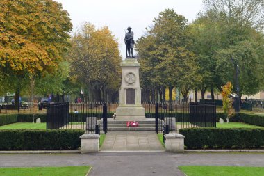 A war memorial is seen in the town park on October 30, 2016, in Trowbridge, UK. The memorial commemorates British, Commonwealth, and allied troops who died in the first and second world wars.