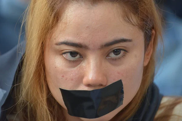 Мая 2014 Года Бангкоке Таиланд Женщина Заклеенным Ртом Присоединилась Протесту — стоковое фото