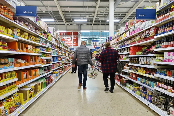 Pasillo Supermercado Tesco Abril 2019 Londres Reino Unido Tesco Gran — Foto de Stock