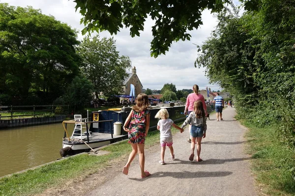 Bradford Avon July 2019 People Enjoy Sunny Summer Day Kennet — Stock Photo, Image