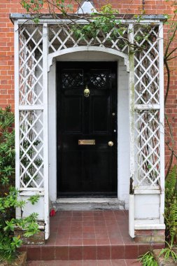 İngiliz kasabasındaki eski mimari.