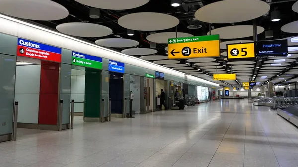 Canais Aduaneiros São Vistos Hall Chegada Aeroporto Heathrow Maio 2019 — Fotografia de Stock