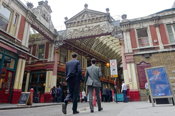 Gente Camina Por Emblemático Leadenhall Market Ciudad Londres Junio 2019 — Foto de Stock