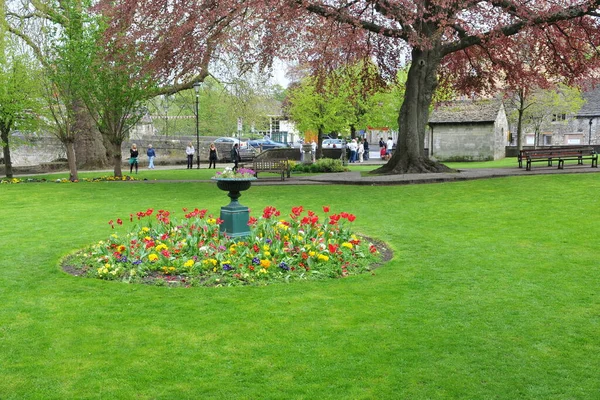 Belo Jardim Parque Visto Centro Cidade Abril 2022 Bradford Avon — Fotografia de Stock