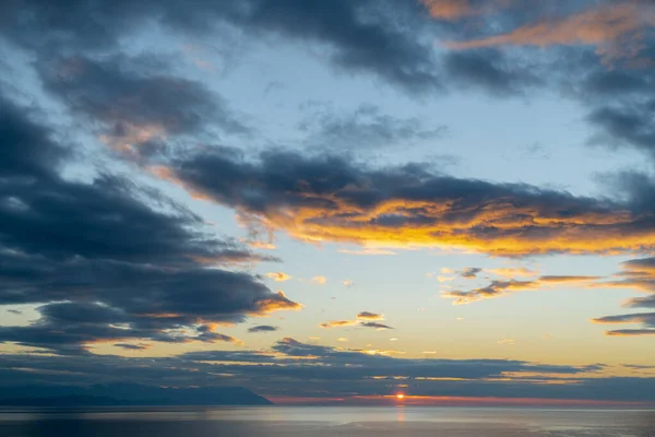 Рассвет Байкале Красивым Небом — стоковое фото