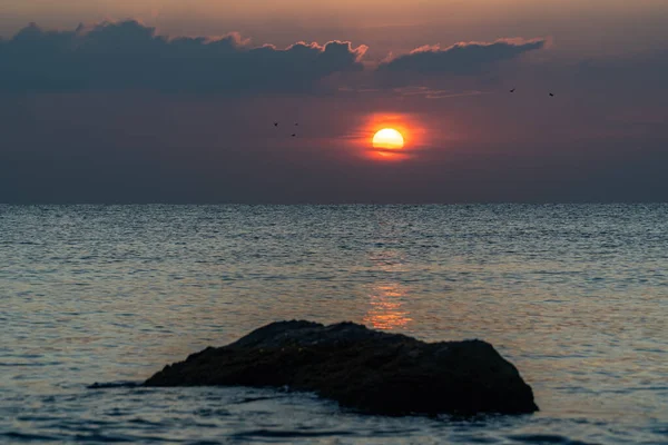 Красный Рассвет Над Черным Морем — стоковое фото