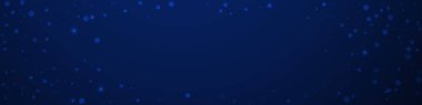 Sihirli yıldızlar rastgele Noel arkaplanı. İnce uçan kar taneleri ve koyu mavi arka plandaki yıldızlar. Büyüleyici kış gümüşü kar taneleri şablonu örtüyor. Büyüleyici panoramik çizim.