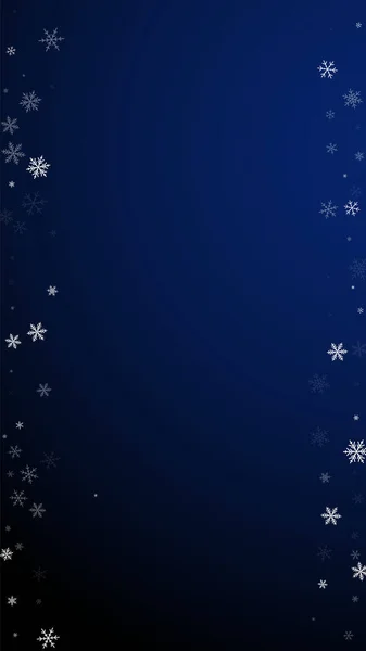 크리스마스의 배경에는 날으는 눈송이와 별들이 겨울의 아름다운 눈송이가 층층을 소름끼치는 — 스톡 벡터