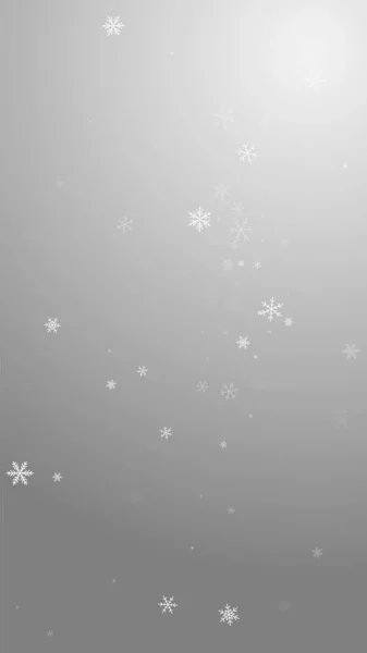雪のクリスマスの背景を麻痺させます 灰色の背景に小さな飛行雪のフレークと星 愛らしい冬の銀雪片オーバーレイテンプレート 幻の縦図 — ストックベクタ
