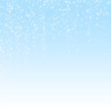 Güzel kar yağışı Noel arkaplanı. İnce uçan kar taneleri ve kış gökyüzü arka planındaki yıldızlar. Muhteşem kış gümüşü kar taneleri şablonu örtüyor. Yaratıcı vektör illüstrasyonu.