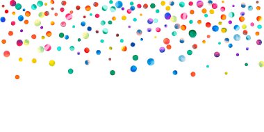 Beyaz arka planda suluboya konfeti. Canlı gökkuşağı renkli noktalar. Rengarenk parlak kartın kutlu olsun. Otantik elle boyanmış konfeti.