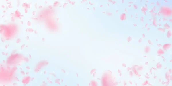 桜の花びらが落ちています ロマンチックなピンクの花は ビネットします 青い空広い背景に花びらを飛んでいます ロマンス概念 最適な結婚式招待状 — ストック写真