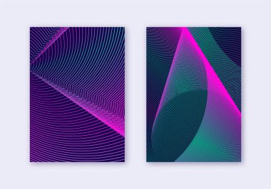 Kapak tasarım şablonu. Soyut çizgiler modern broşür düzeni. Koyu mavi arka planda neon renkli yarım ton gradyanı. Cazip broşür, katalog, poster, kitap vs..
