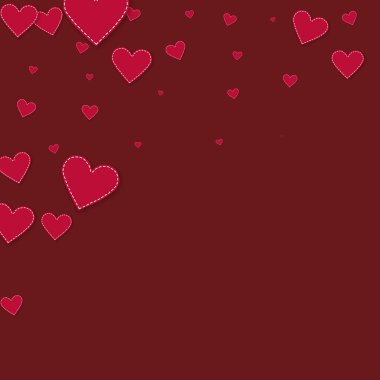 Kırmızı kalp konfetileri sever. Sevgililer Günü yağan yağmurlu sanatsal arka plan. Dökülen kağıt kalpler, kestane rengi arka planda konfeti. İlginç vektör illüstrasyonu.