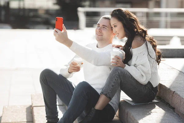 Young Multiracial Couple Making Selfie Picture Cell Phone Man Woman — Stock Photo, Image