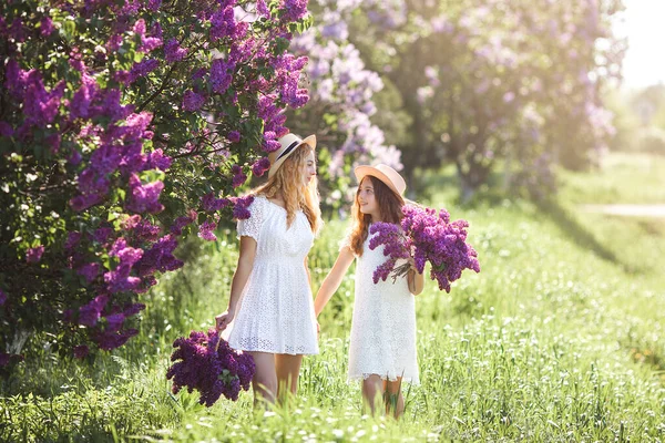 Belle Ragazze All Aperto Belle Sorelle Insieme Ragazze Allegre — Foto Stock