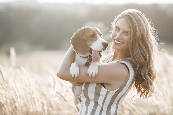 Attractiive Young Woman Outdoors Her Pet Owner Dog Together Friends — стоковое фото