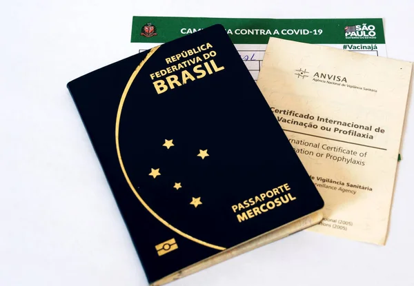 Sorocaba Sao Paulo Maio 2022 Passaporte Brasileiro Certificado Internacional Vacinação — Fotografia de Stock