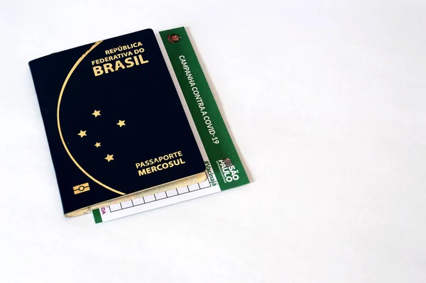 Sorocaba Sao Paulo Maio 2022 Passaporte Brasileiro Com Cartão Vacinação — Fotografia de Stock