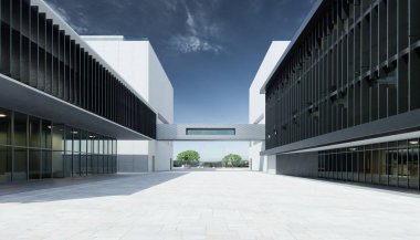 Boş patika yolu ve modern ofis binaları. 3d oluşturma