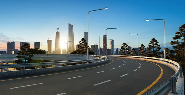 市内を高速道路が通っている 3Dレンダリング — ストック写真