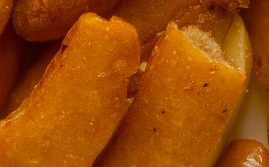 Japon tuzlu aperatifi Kaki No Tane 'ye yakın çekim. Yüksek kalite fotoğraf