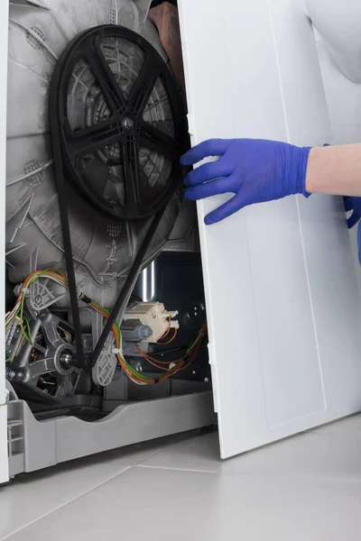 Reparación Electrodomésticos Que Llevan Cabo Inspección Técnica Vista Cerca —  Fotos de Stock