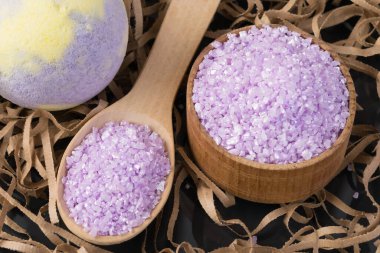 lilac dissolving ball and relaxing bath salts