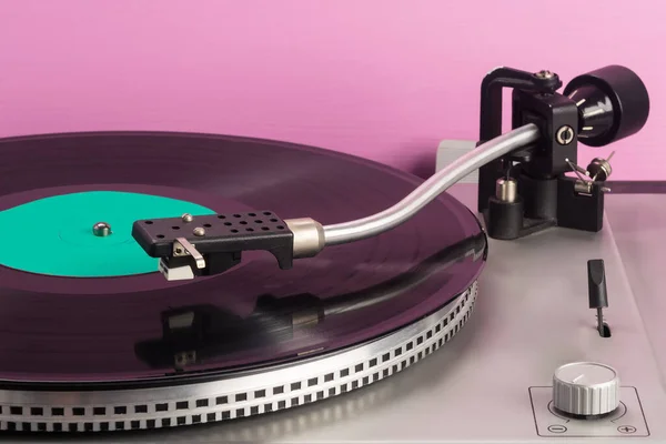 Old Turntable Vinyl Records Pink Background — Stock Photo, Image